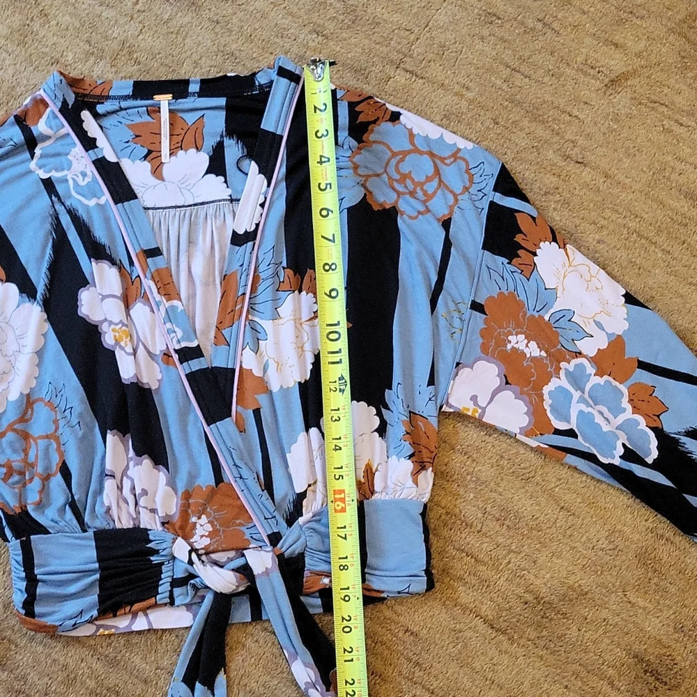 FREE PEOPLE Boho That's a Wrap Floral Blouse - Picture 7 of 9